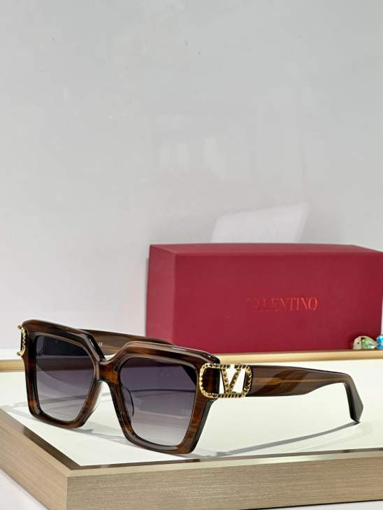 Picture of Valentino Sunglasses _SKUfw70044755fw